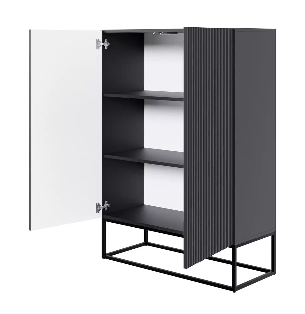 Veldio dviejų durų komoda su frezuotu fasadu 90 cm Juoda su juodomis kojelėmis