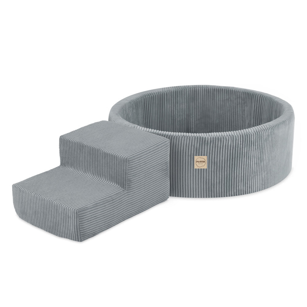 Kamuoliukų baseinas Plush Nest 90×30 cm, šviesiai mėlyna, premium velvetas, laiptelis, 200 kamuoliukų