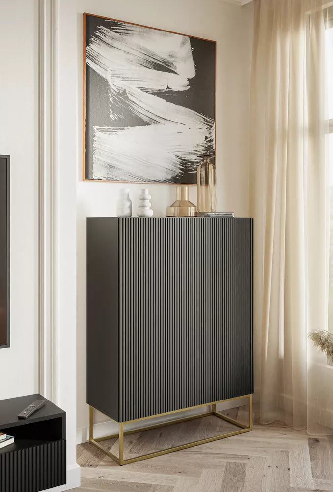 Veldio dviejų durų komoda su frezuotu fasadu 90 cm, juoda su auksinėmis kojelėmis